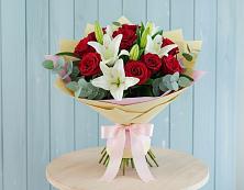 Букет цветов из:  Лилии и Розы в Шамхале