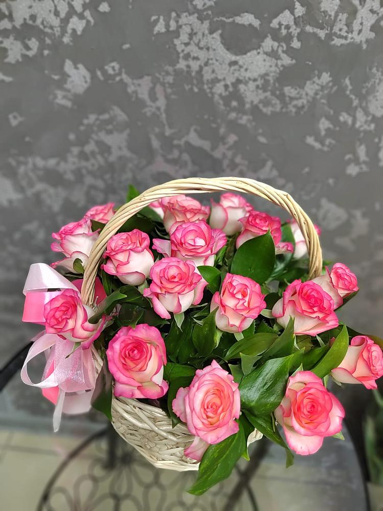 Цветочная композиция из Розы в корзине в Шамхале