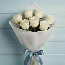 Букет 7 Белых роз Эдлесс Лав в Шамхале