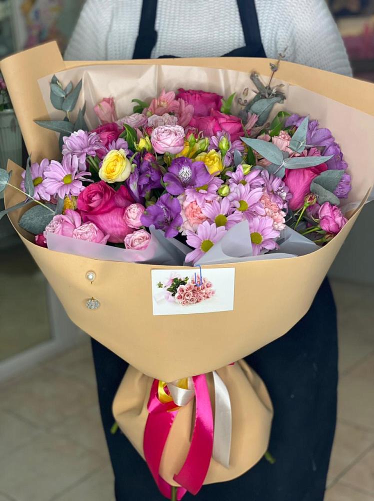 Букет цветов из: Хризантемы, Гвоздики и Альстромерии в Шамхале