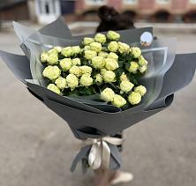 Букет Белые кустовые розы Солинеро в Шамхале