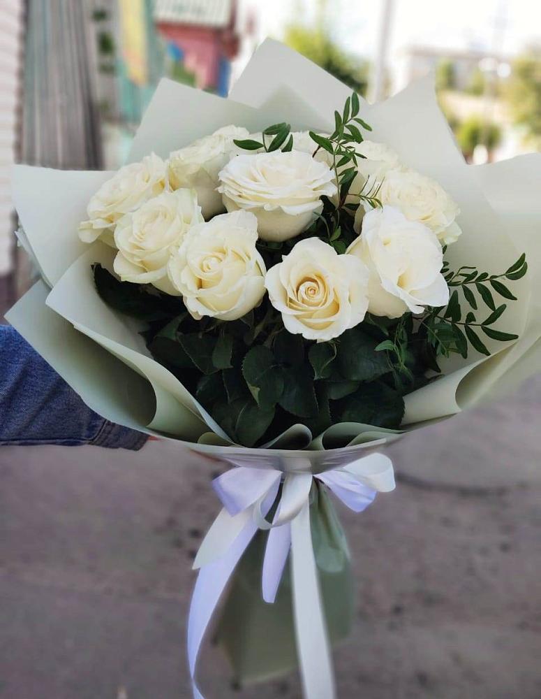 Букет Белые розы Проуд в Шамхале