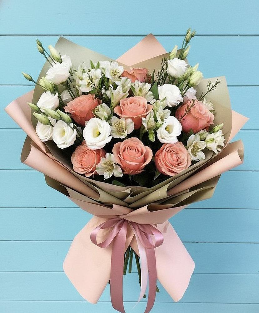 Букет цветов из: Розы, Альстромерии и Лизиантусы в Шамхале