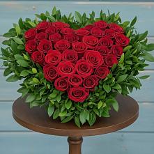 Цветочная композиция из Розы в виде сердца в Шамхале