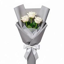 Букет 3 белые розы в Шамхале