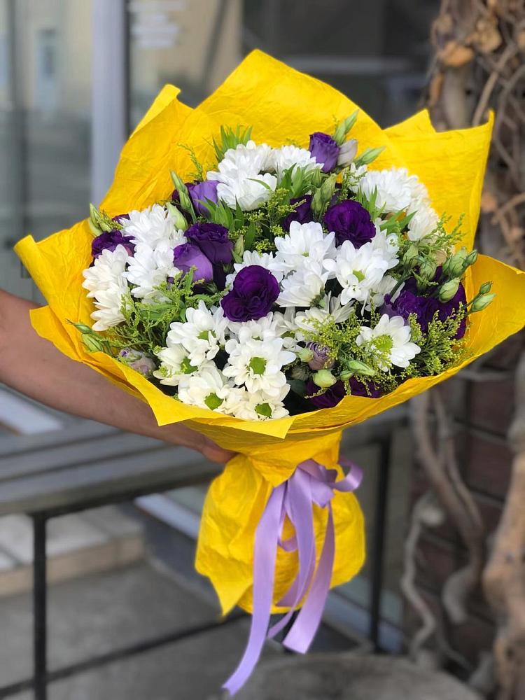 Букет цветов из: Ирисы, Хризантемы и Ромашки в Шамхале