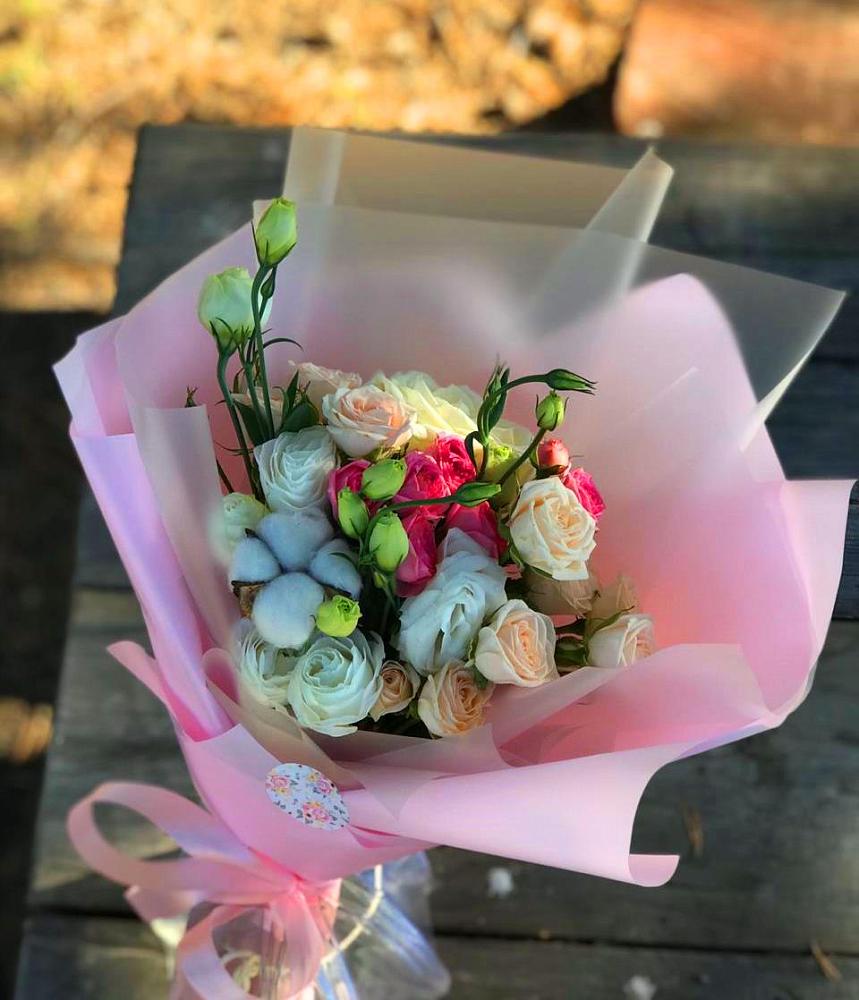 Букет цветов из: Розы и Лизиантусы в Шамхале