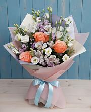 Букет цветов из:  Лизиантусы, Розы, Альстромерии и Гипсофила в Шамхале