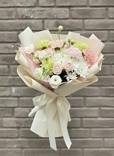 Букет цветов из:  Гвоздики, Розы, Лизиантусы и Хризантемы в Шамхале
