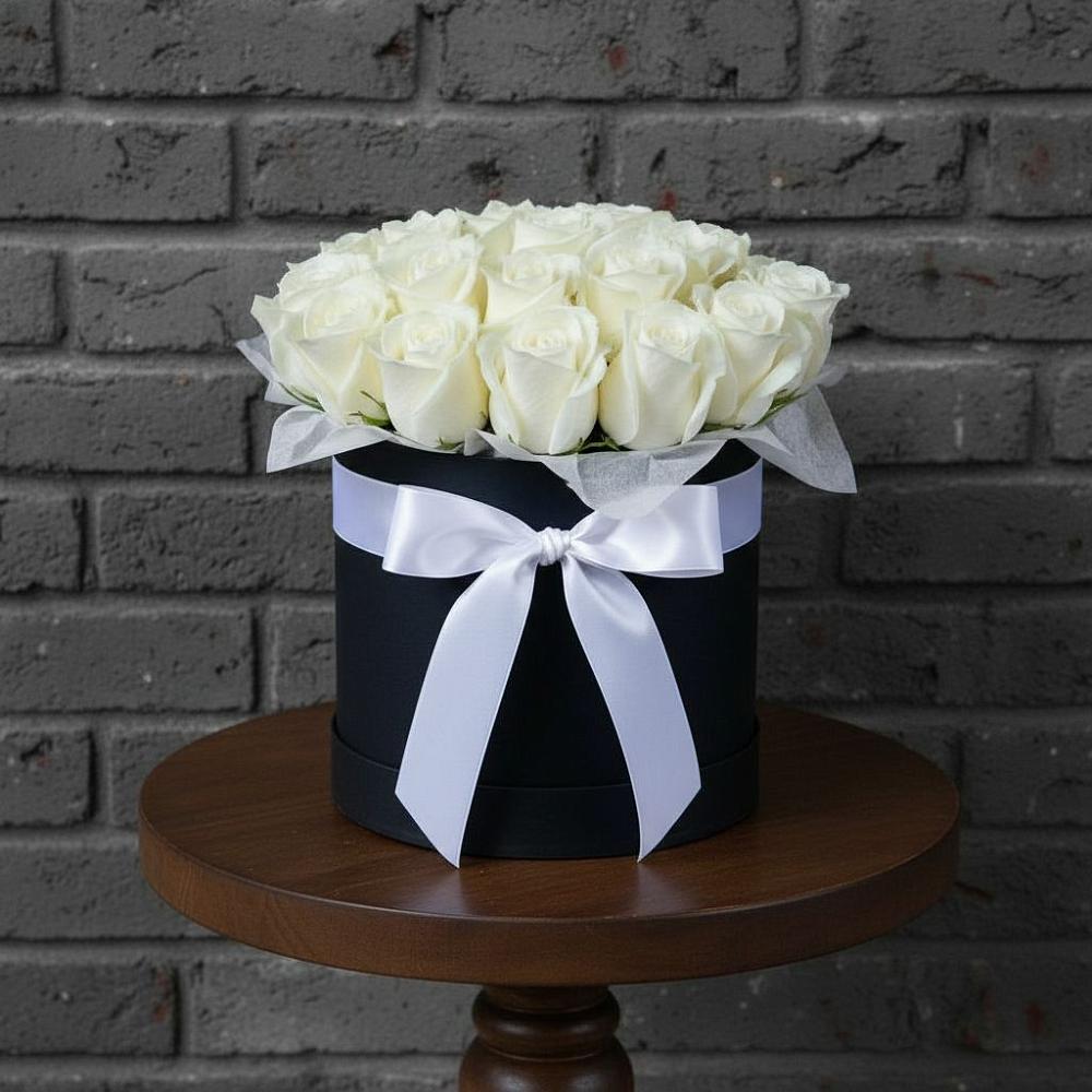 Цветочная композиция из Розы в шляпной коробке в Шамхале