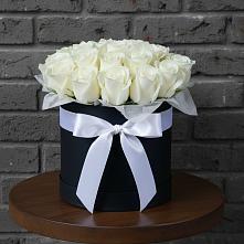 Цветочная композиция из Розы в шляпной коробке в Шамхале